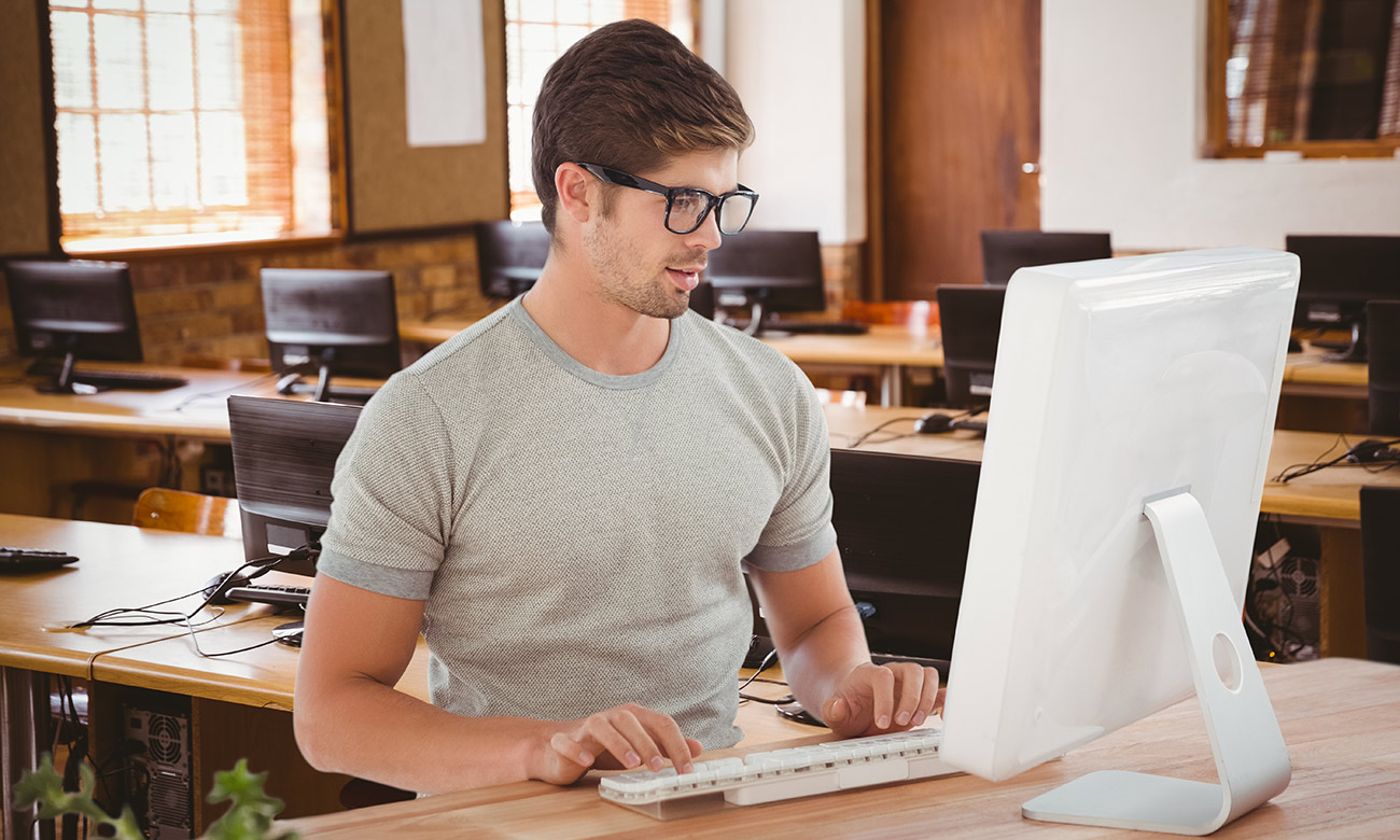 man using pc