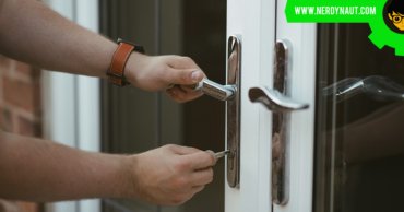 5 Traps to Avoid for First Time Home Buyers - Opening the door with the house key