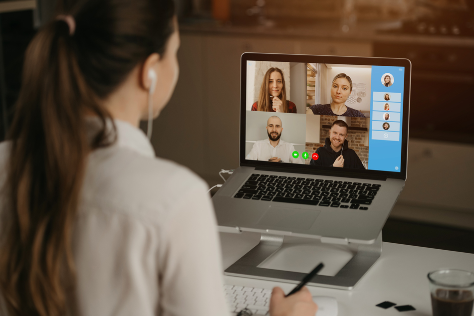 Team communication with employees using technology