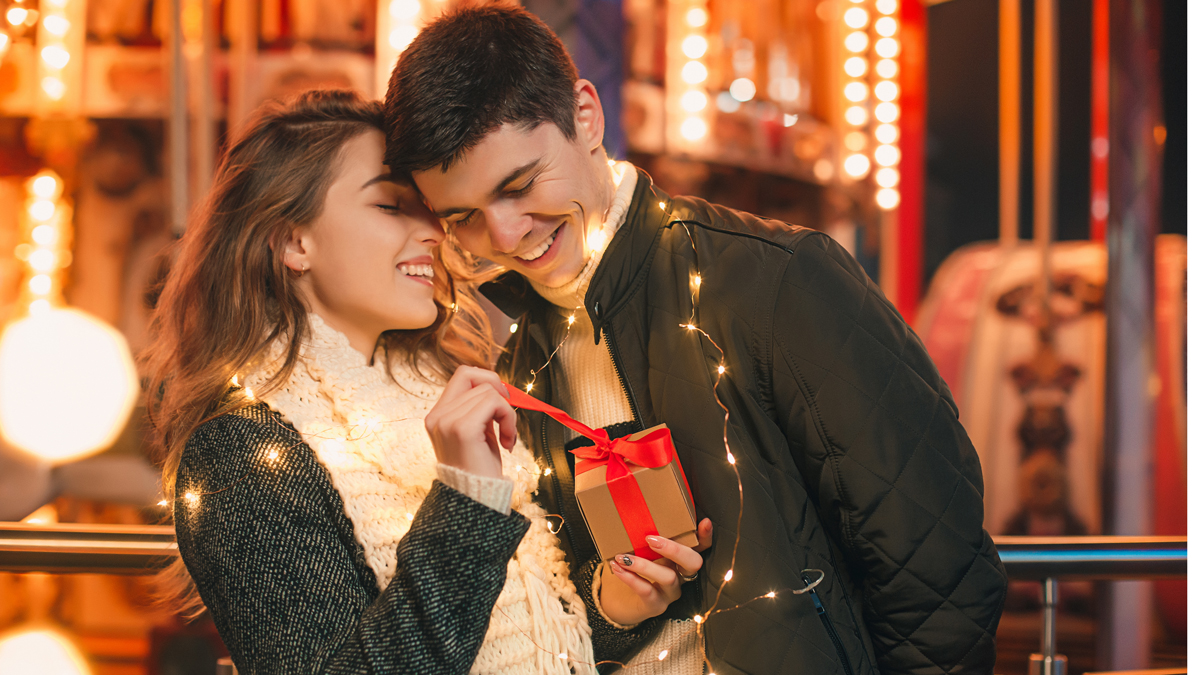 Anniversary Gifts Ideas: for Him or for Her, Happiness Included!