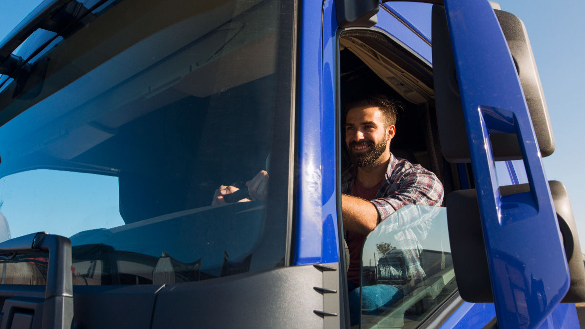 6 Things to Consider Before Hiring a Truck Accident Lawyer