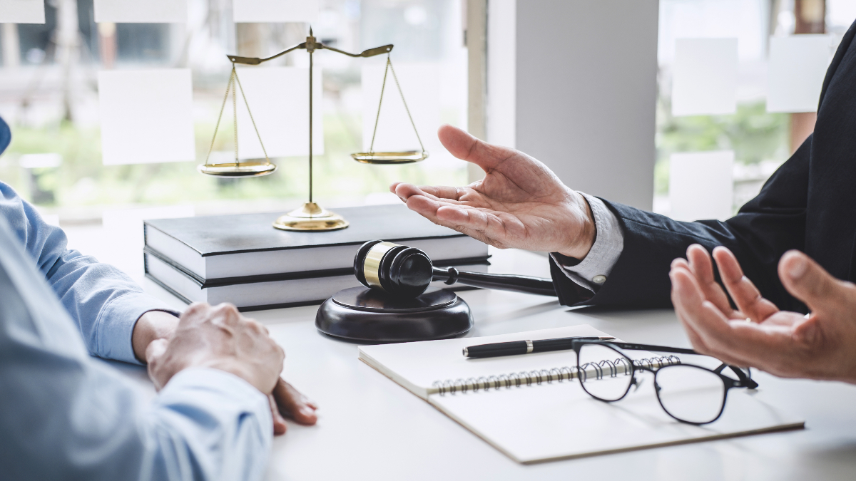 Are You Looking for Legal Advice? Here Are 4 Ways to Find It