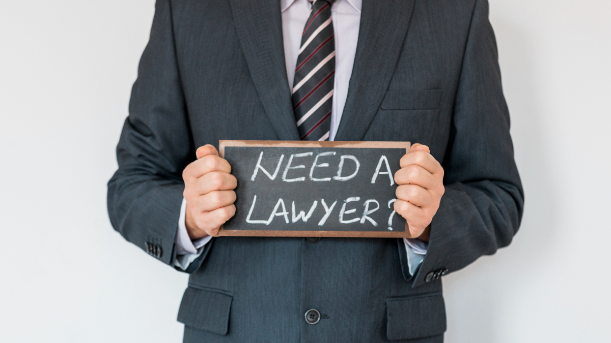 7 Important Things to Consider When Looking for a Good Lawyer