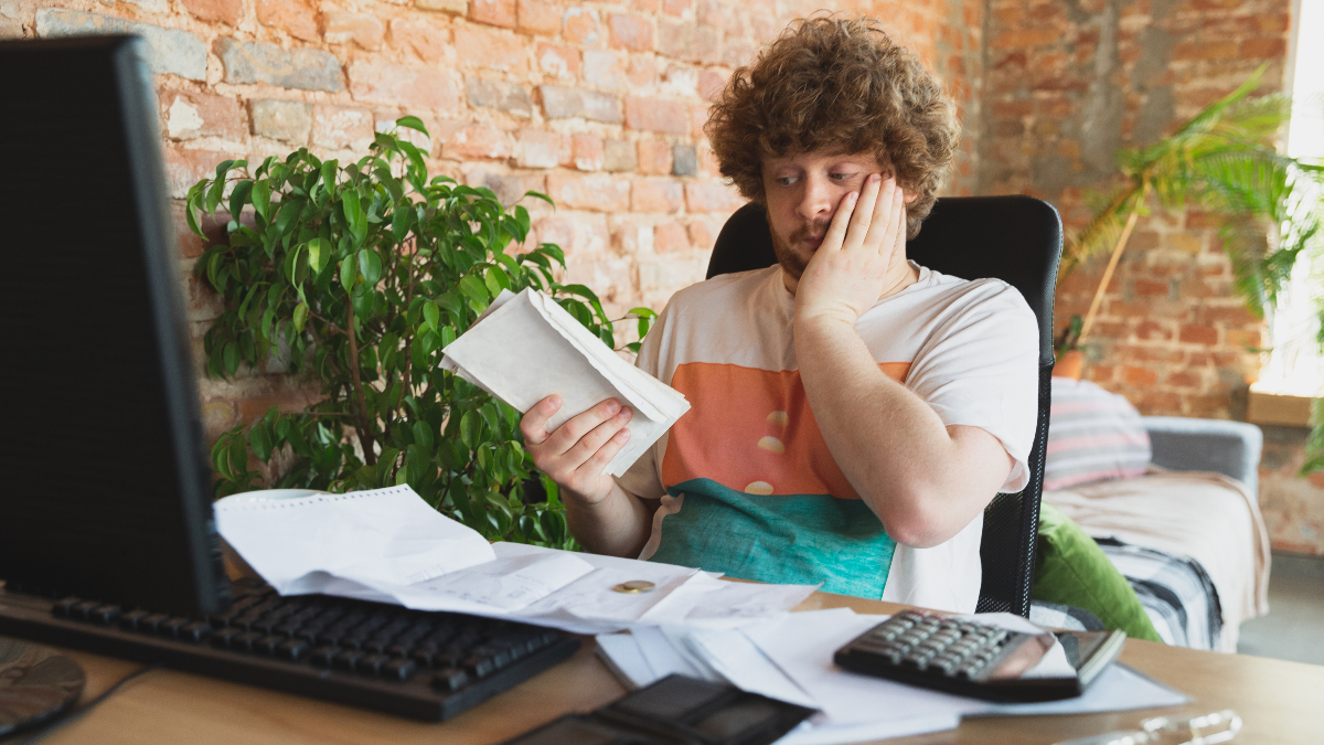 8 Effective Ways to Save Money on a Low Income