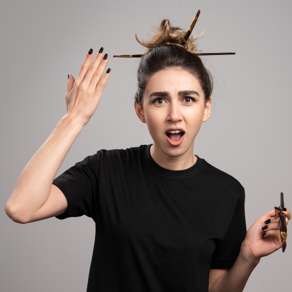 Messy and Accessorized Hairstyle for This Fall