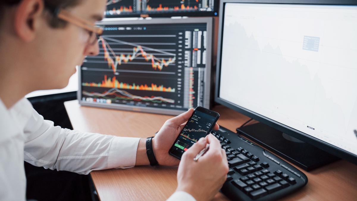 Technology and Money Making: How Apps Can Help You Trade More Efficiently