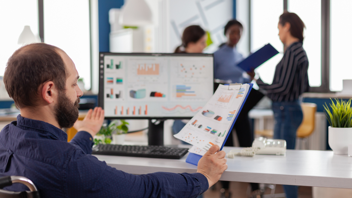Why Working With a Salesforce Consulting Team Is Better Than Hiring an Employee