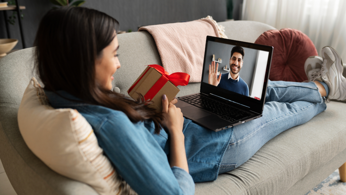 Couples Who Have Met Online Are Happier: Dating Statistics You Will Be Excited to Read