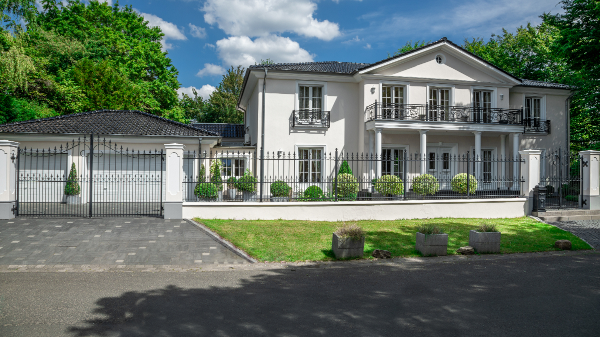 Selling Your Home Made Easy: Tips from the Experts