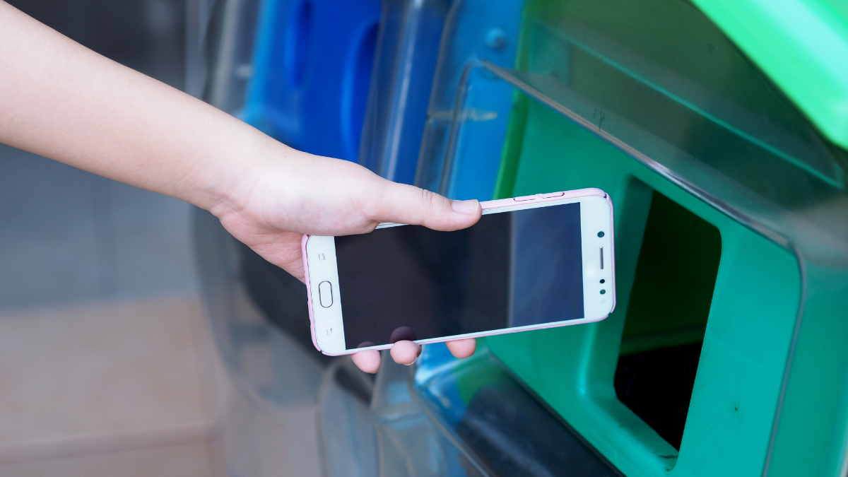 Reducing E-Waste: Is Reusing Older Smartphones the Answer?