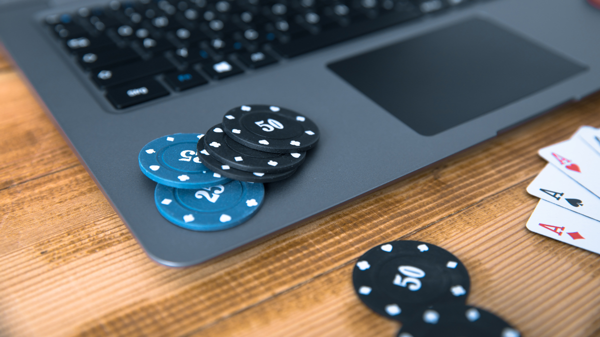 Tips and Tricks When Playing Online Casino Games