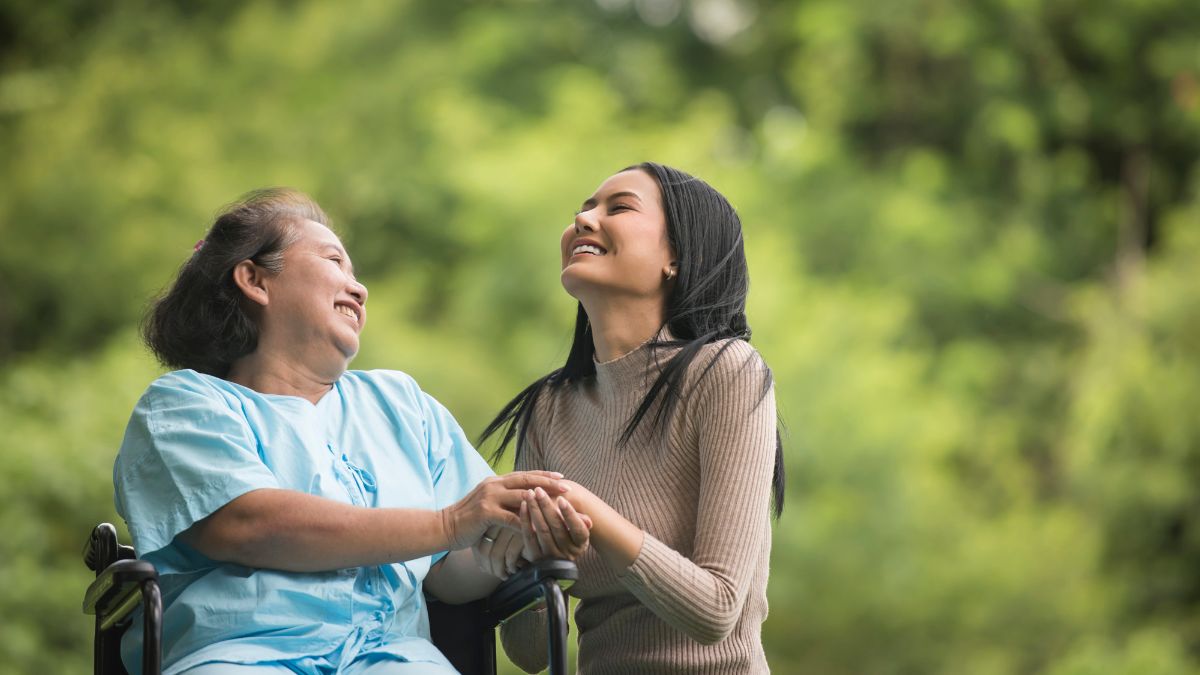 4 Tips for Bonding With the Elderly