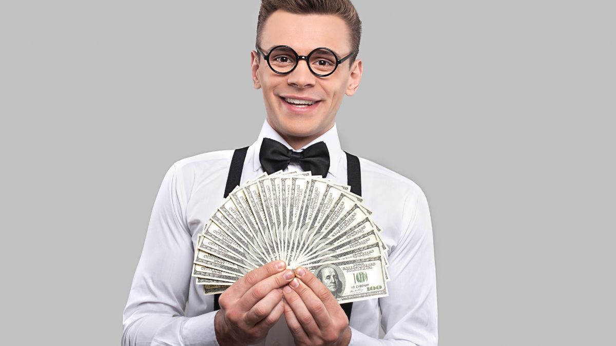 Financial Tips for Nerds: How to Easily Send Cash Abroad in the Tech Era