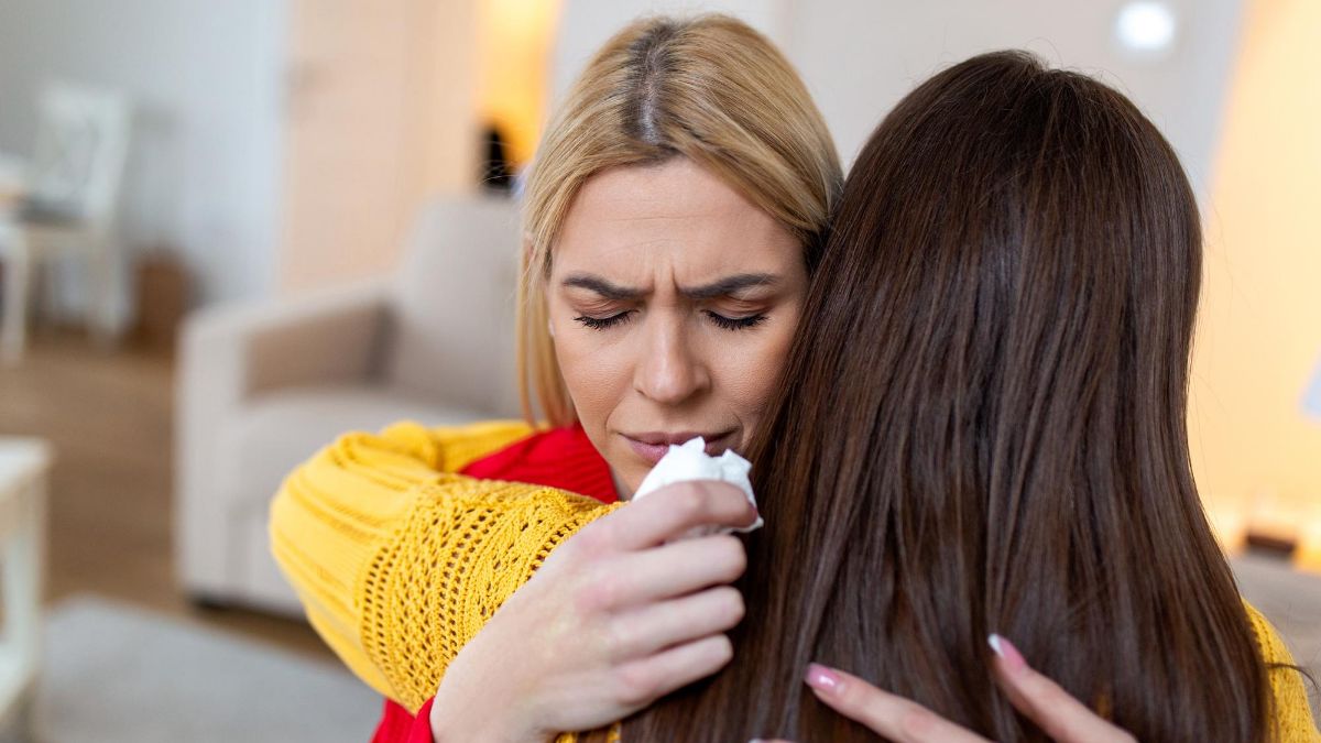 When and How to Intervene If Your Friend Is Struggling