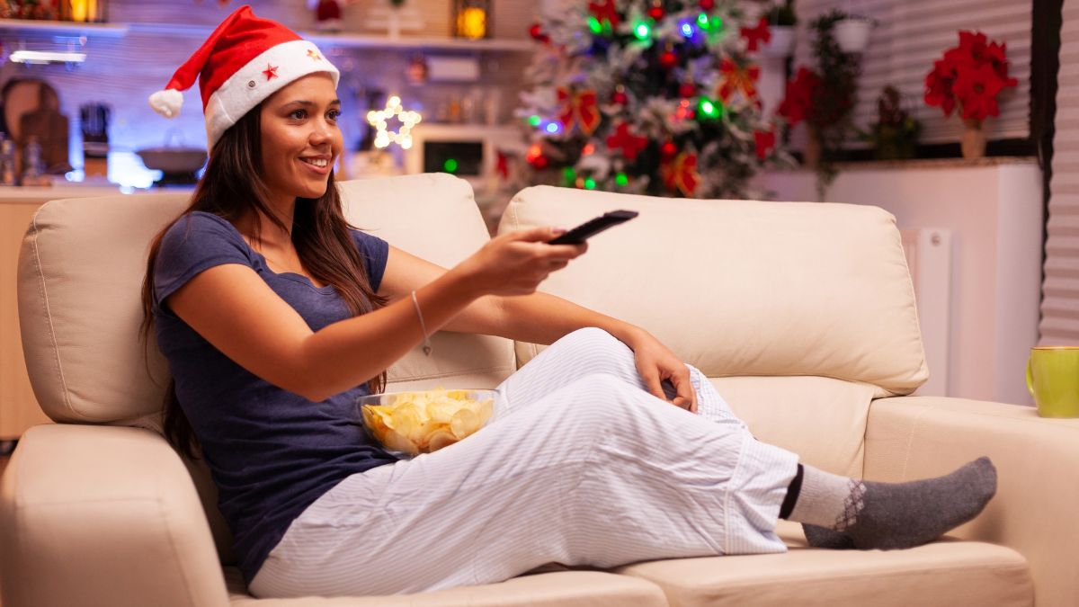 The 5 Best Christmas TV Episodes You Should Watch This Holiday Season
