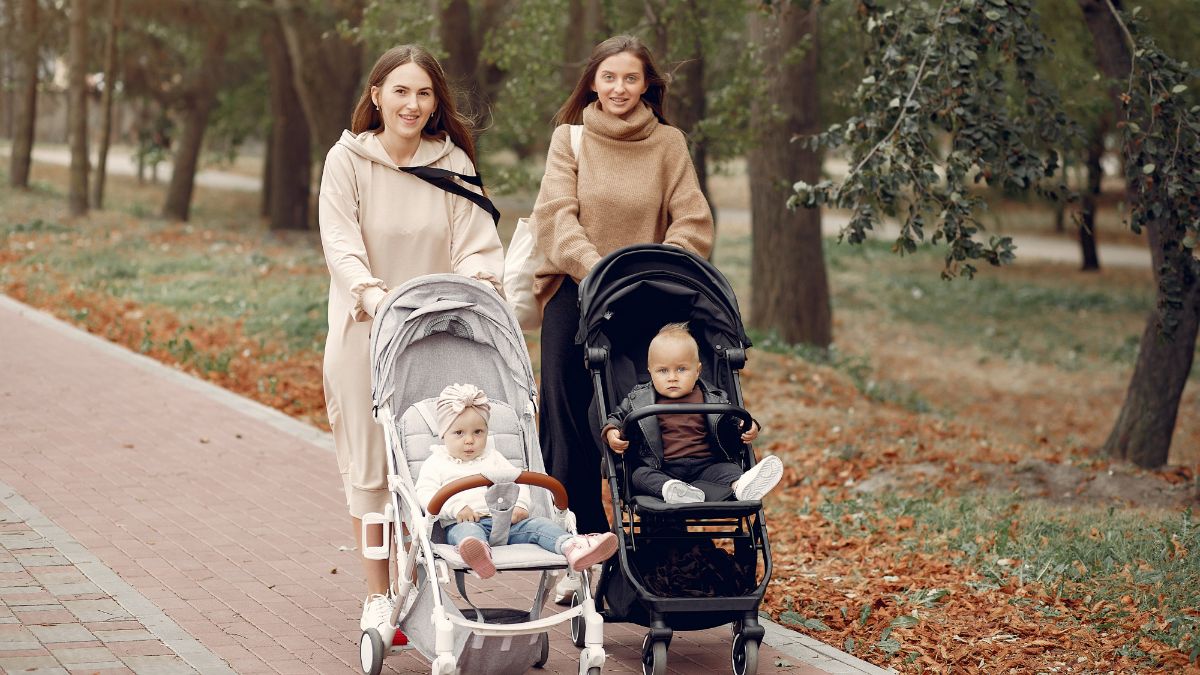 4 Tips for Walking Outside With Your Baby in a Stroller